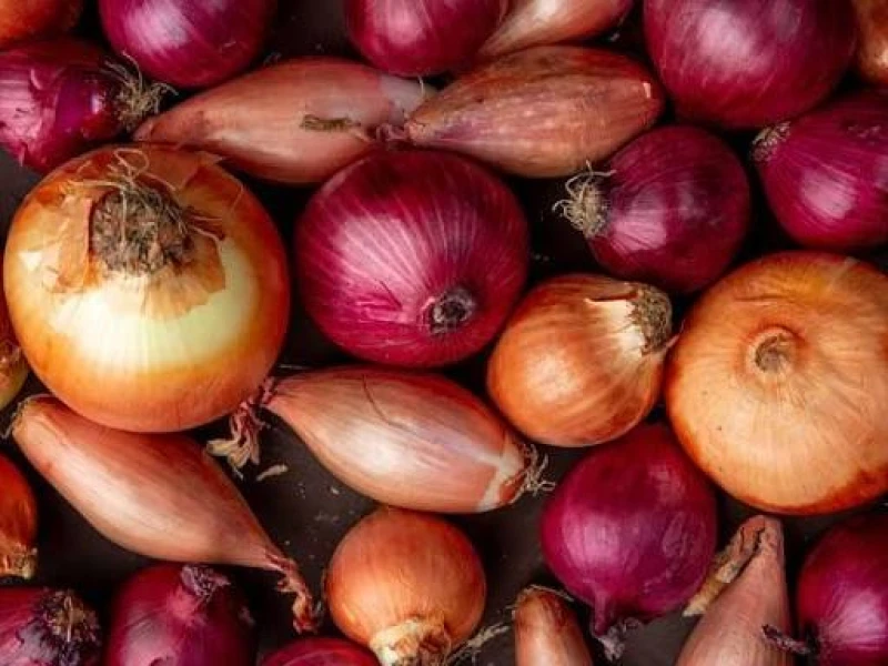 Onion Prices Jump to Tk 150 per kg in Two Days